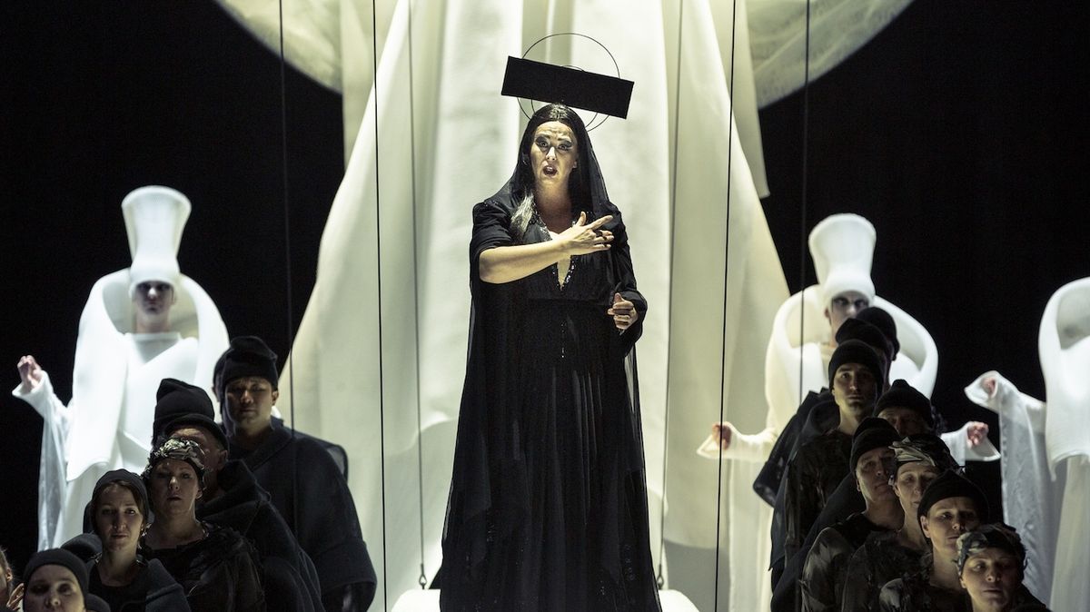 RECENZE: Turandot utopená v ponuré ilustrativnosti